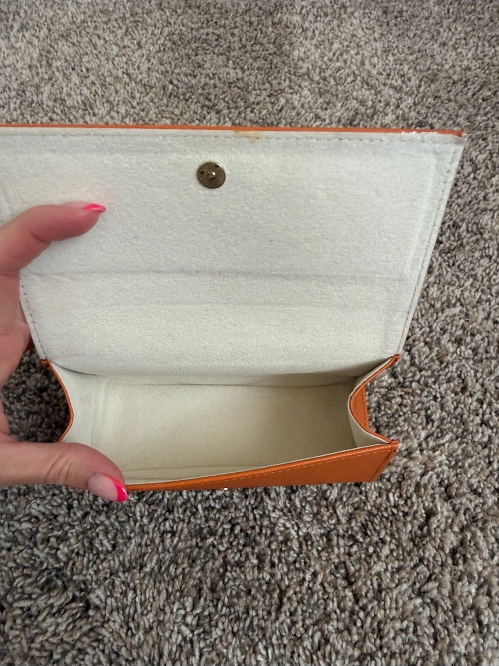Tory Burch Black Frame Brown Lens Sunglasses with Orange Case - Picture 4 of 4